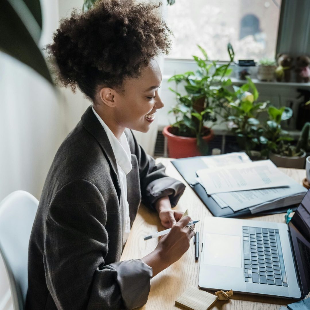 pexels-mizunokozuki-12911767